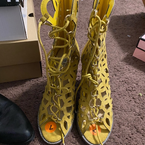 Suede lace up booties - Picture 2 of 3